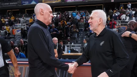 O técnico do Pacers, Rick Carlisle, conquistou sua 900ª vitória ao derrotar o Spurs