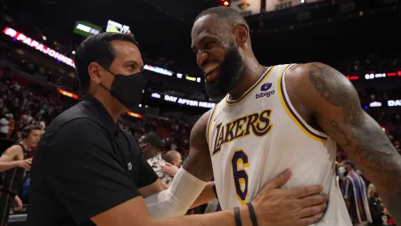 LeBron James fala sobre a cultura do Heat antes do jogo do Lakers em Miami